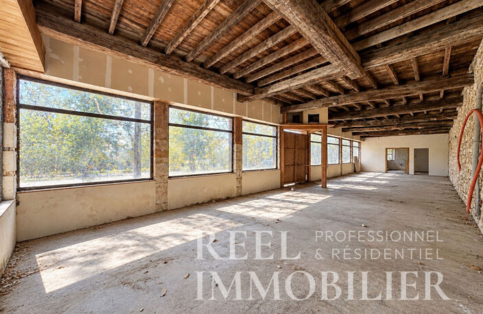Local commercial de 165 m² aux multiples possibilités en haute ville — photo 2