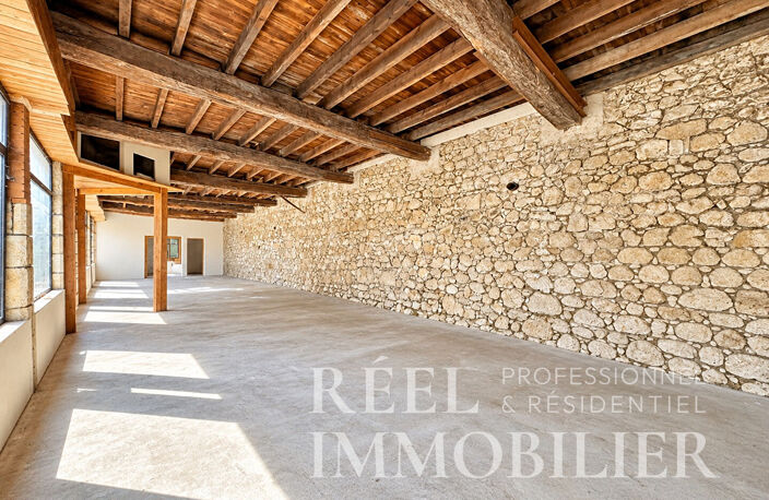 Local commercial de 165 m² aux multiples possibilités en haute ville — photo 5