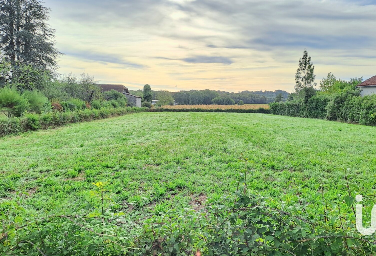 Vente Terrain à bâtir 2 100 m&sup2; — photo 1