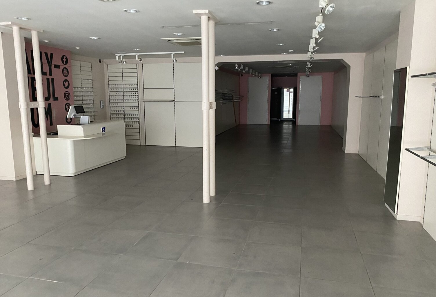 Immobilier Professionnel à vendre Romans-sur-Isère — photo 1