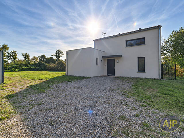 MAISON Montaigu-Vendée — photo du bien