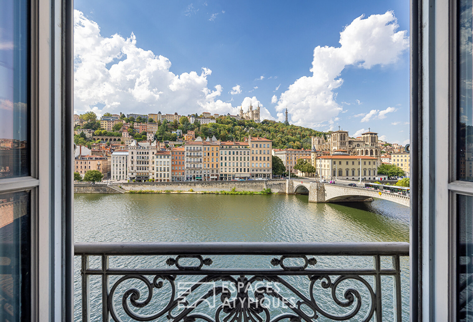 Appartement bourgeois avec vue Fourvière — photo 1