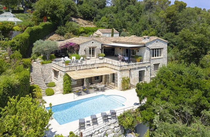 Bastide provençale rénovée avec maison d'amis et piscine – À 500 — photo 2