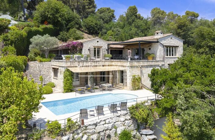 Bastide provençale rénovée avec maison d'amis et piscine – À 500 — photo 4
