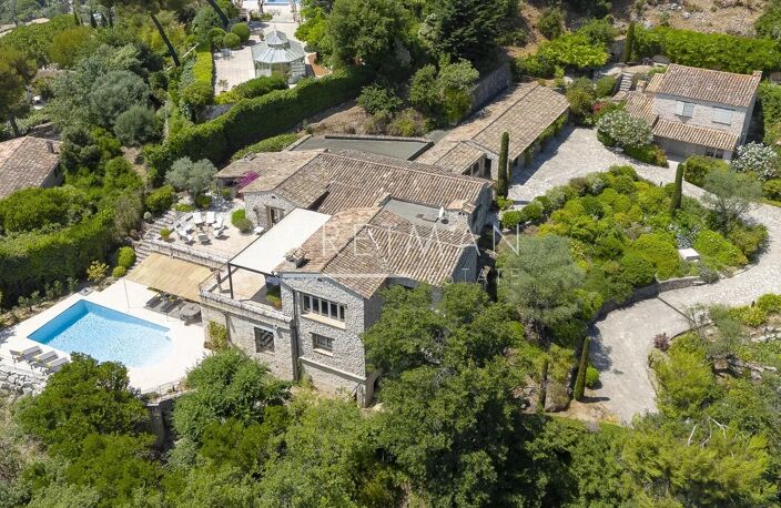 Bastide provençale rénovée avec maison d'amis et piscine – À 500 — photo 5