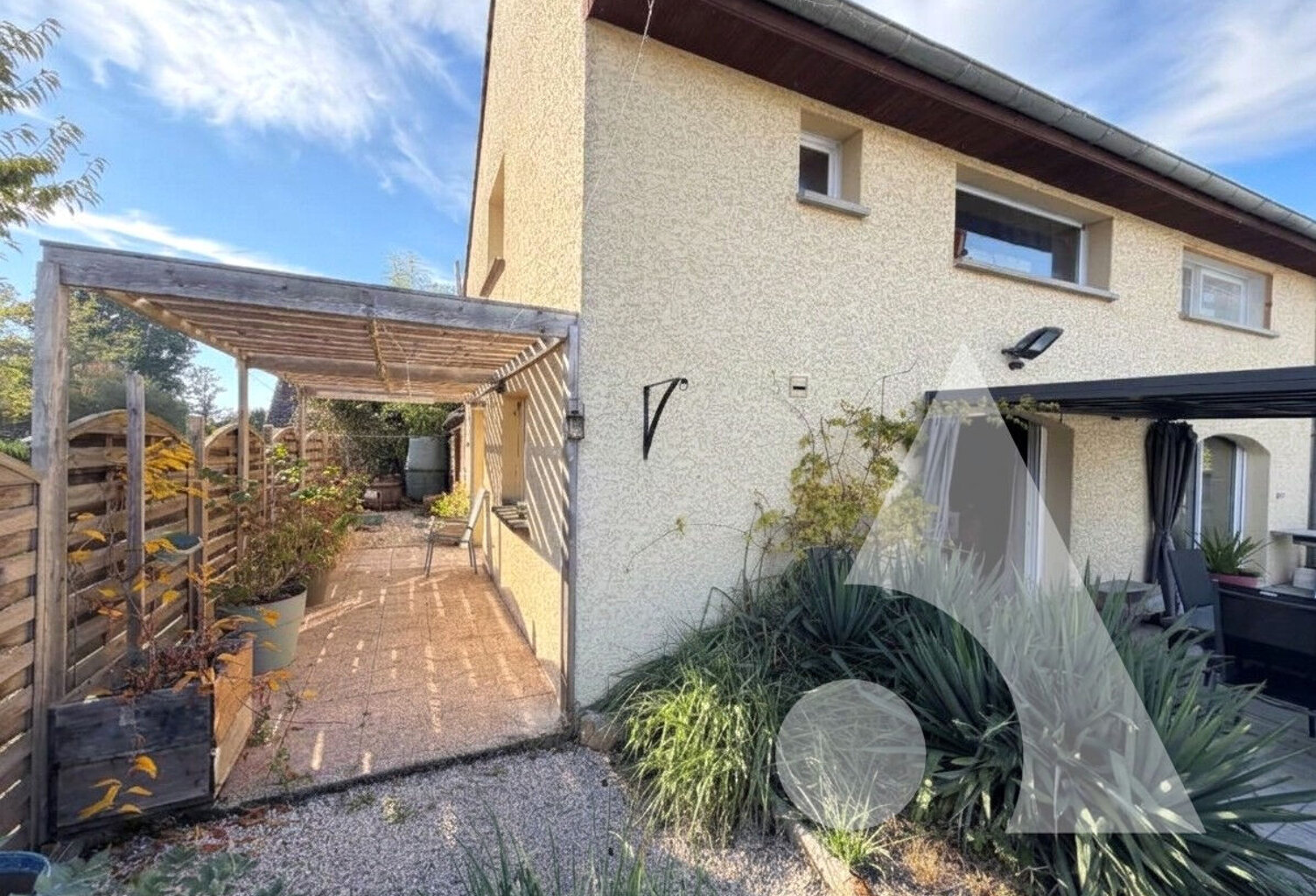 Maison Le Deschaux 4 pièce(s) 103 m2 — photo 1