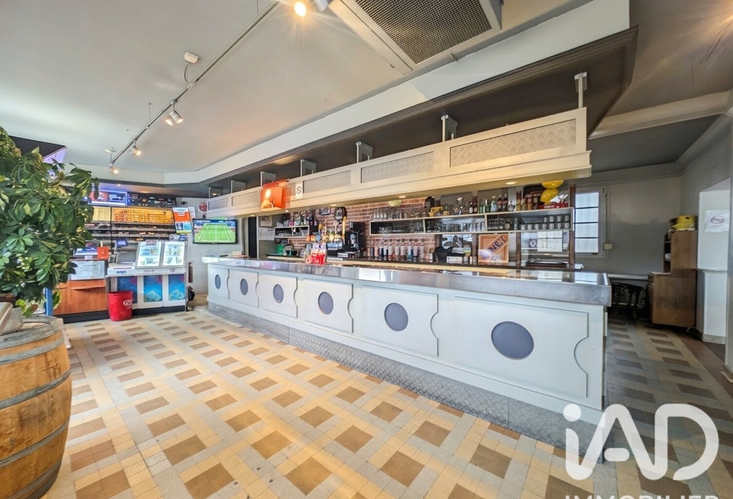 Vente Boutique/Local commercial 240 m&sup2; — photo 1