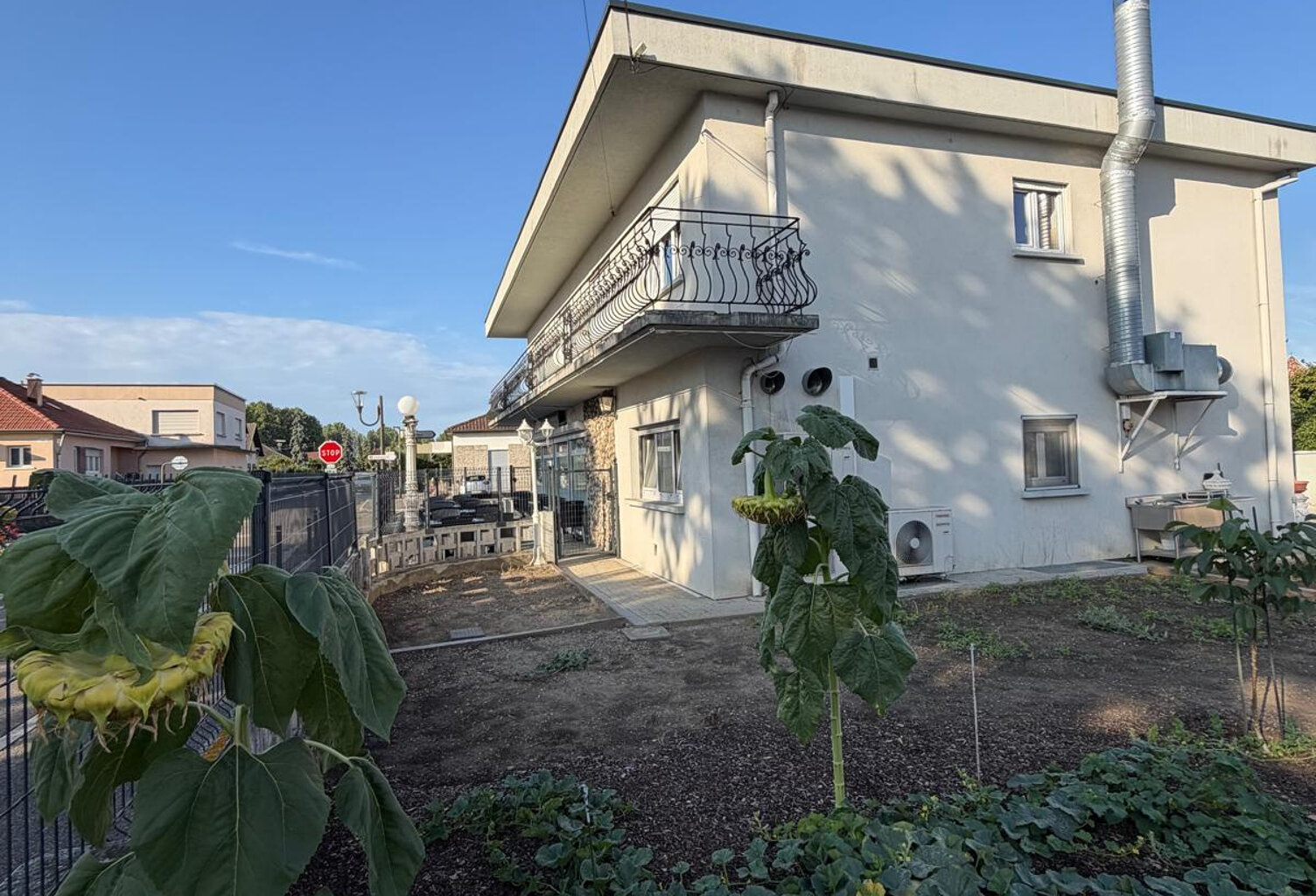Ottmarsheim   Immeuble avec grand restaurant de 120 m2, appa — photo 1