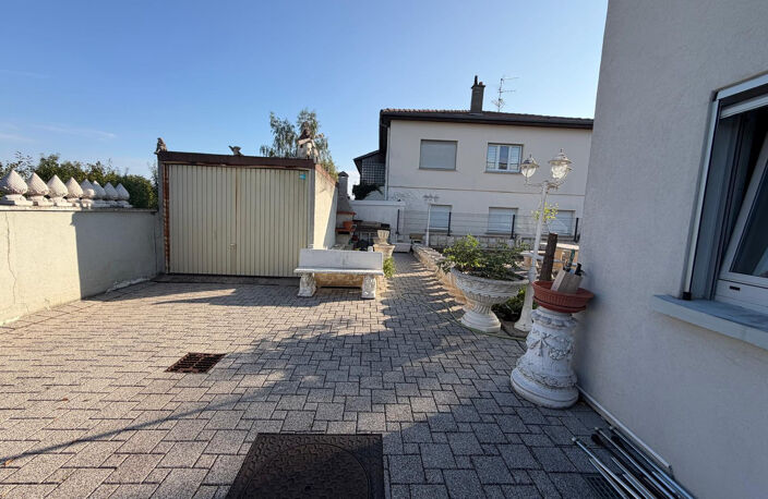 Ottmarsheim   Immeuble avec grand restaurant de 120 m2, appa — photo 2