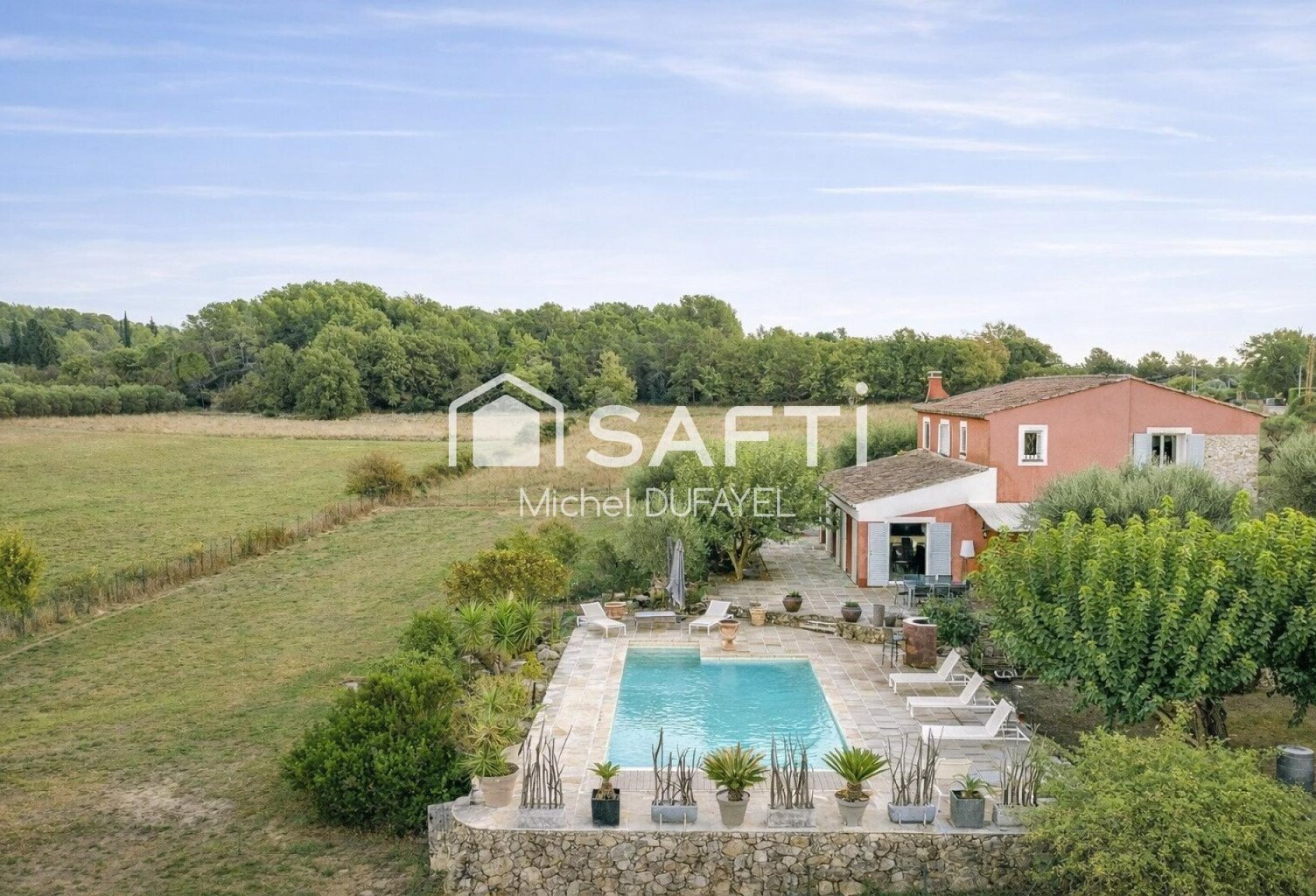 Bastide en pierre sur 3550 m² avec piscine — photo 1