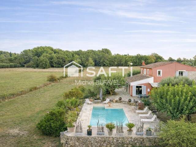 Bastide en pierre sur 3550 m² avec piscine — photo du bien