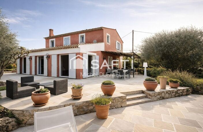 Bastide en pierre sur 3550 m² avec piscine — photo 2