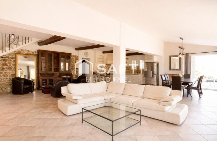 Bastide en pierre sur 3550 m² avec piscine — photo 4