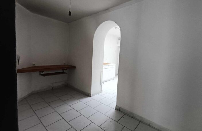 Maison de ville 2 chambres + bureau, cour et dépendance — photo 5
