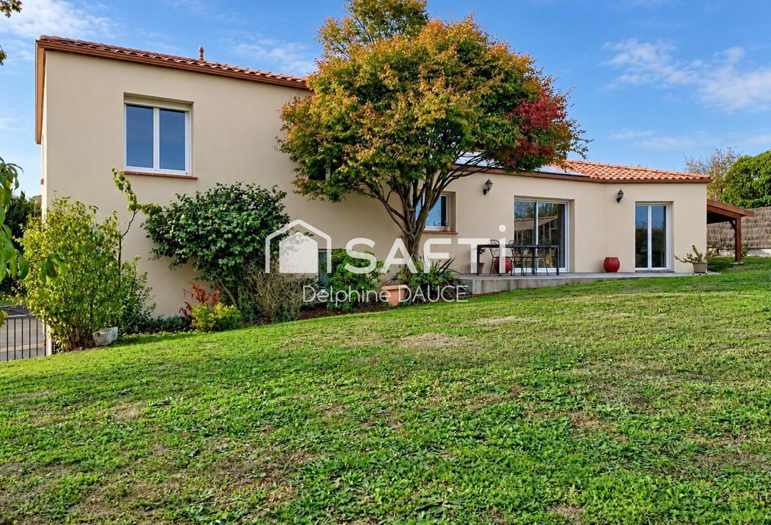 Maison familiale de 145 m² avec 4 chambres, géothermie et panneaux photovoltaïques  Liré (49270) — photo 1