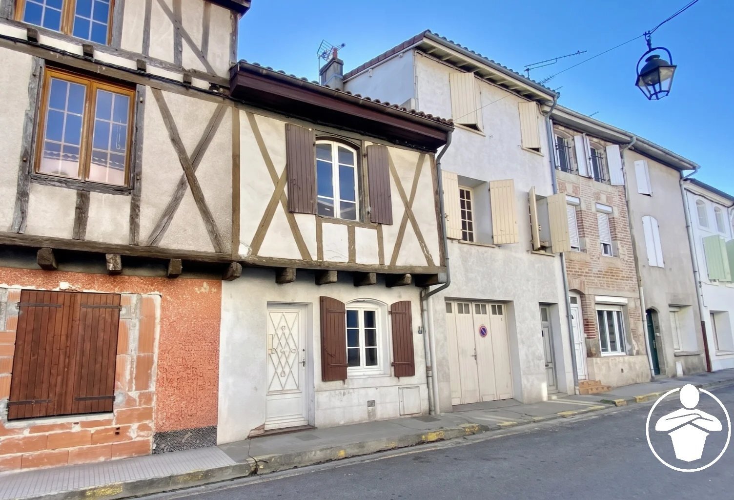 En EXCLUSIVITÉ - Maison de ville de caractère à VILLENEUVE-SUR-LOT — photo 1