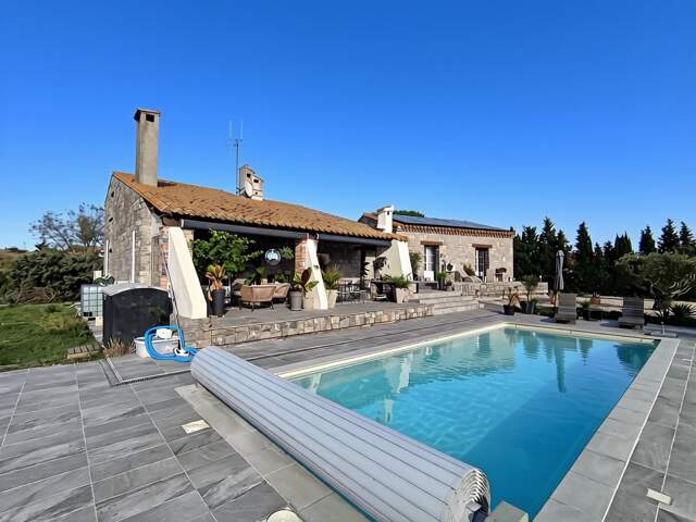 Belle propriétée de 172m² sur parcelle paysagée de 3378m² avec piscine — photo du bien