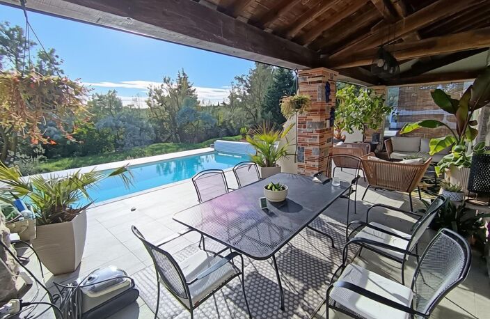 Belle propriétée de 172m² sur parcelle paysagée de 3378m² avec piscine — photo 2