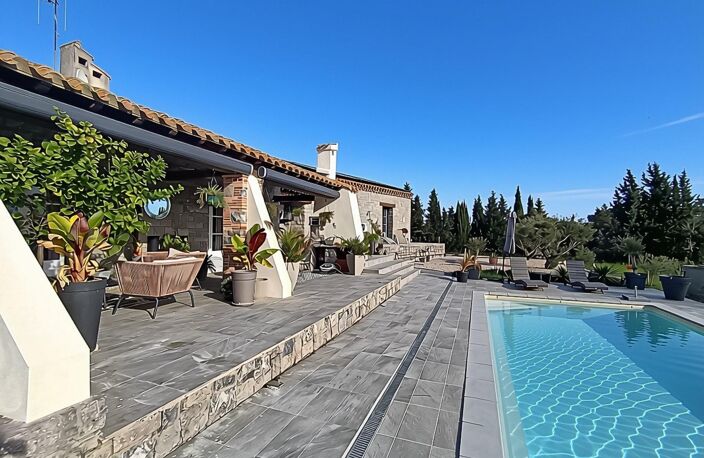 Belle propriétée de 172m² sur parcelle paysagée de 3378m² avec piscine — photo 4
