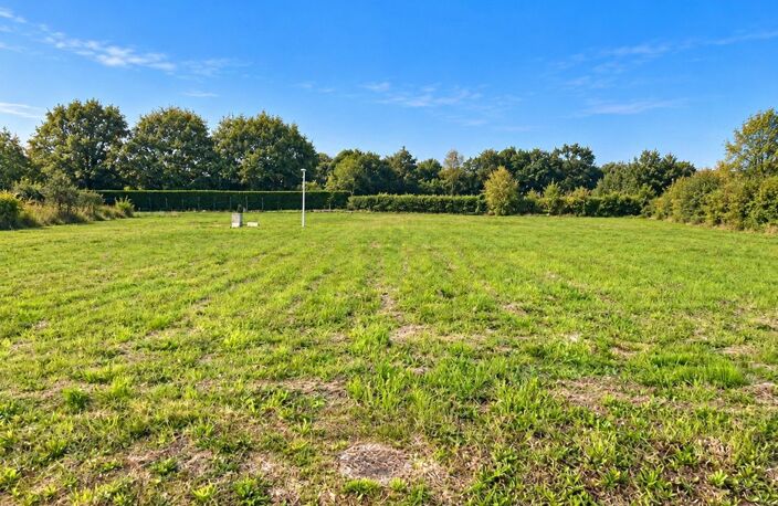 TERRAIN CONSTRUCTIBLE DE 606 M2 HORS LOTISSEMENT — photo 2