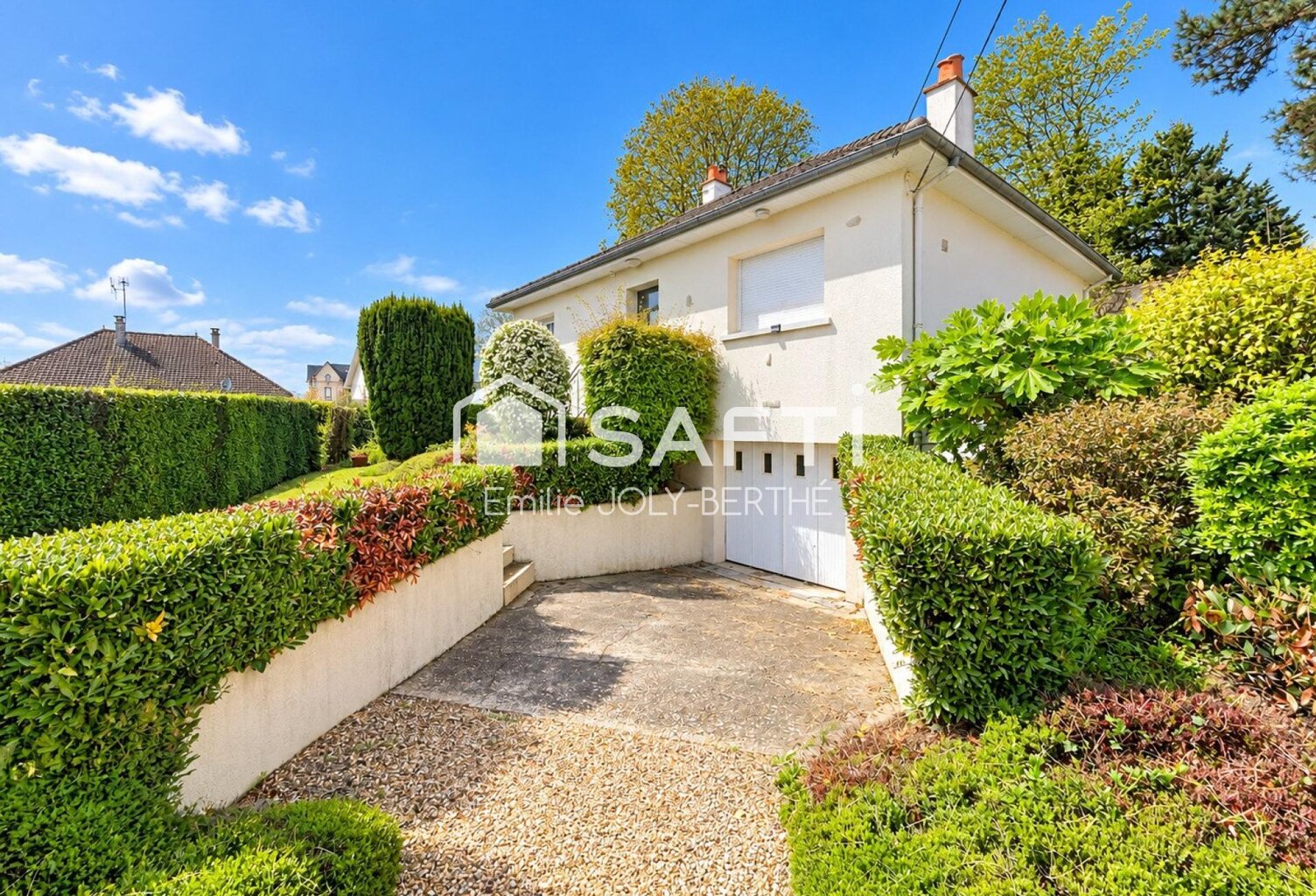 PAVILLON DE 1969 SUR SOUS SOL. 74 M², SECTEUR MESLAY DU MAINE / 53170 — photo 1
