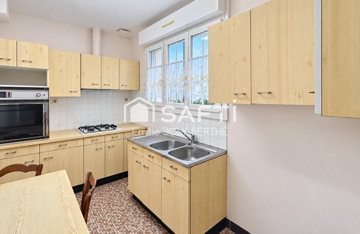 PAVILLON DE 1969 SUR SOUS SOL. 74 M², SECTEUR MESLAY DU MAINE / 53170 — photo 4