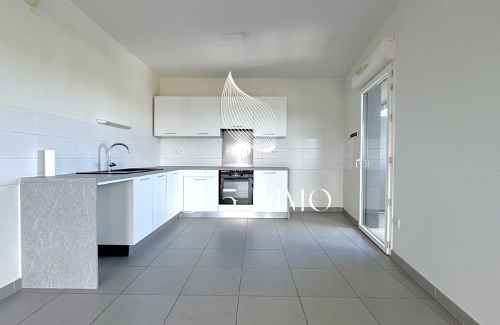3/4 PIECES / PORT MARIANNE — photo 4