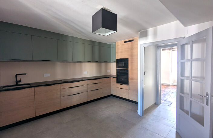 Appartement T4 rénové à neuf centre-ville Saint-Palais — photo 2