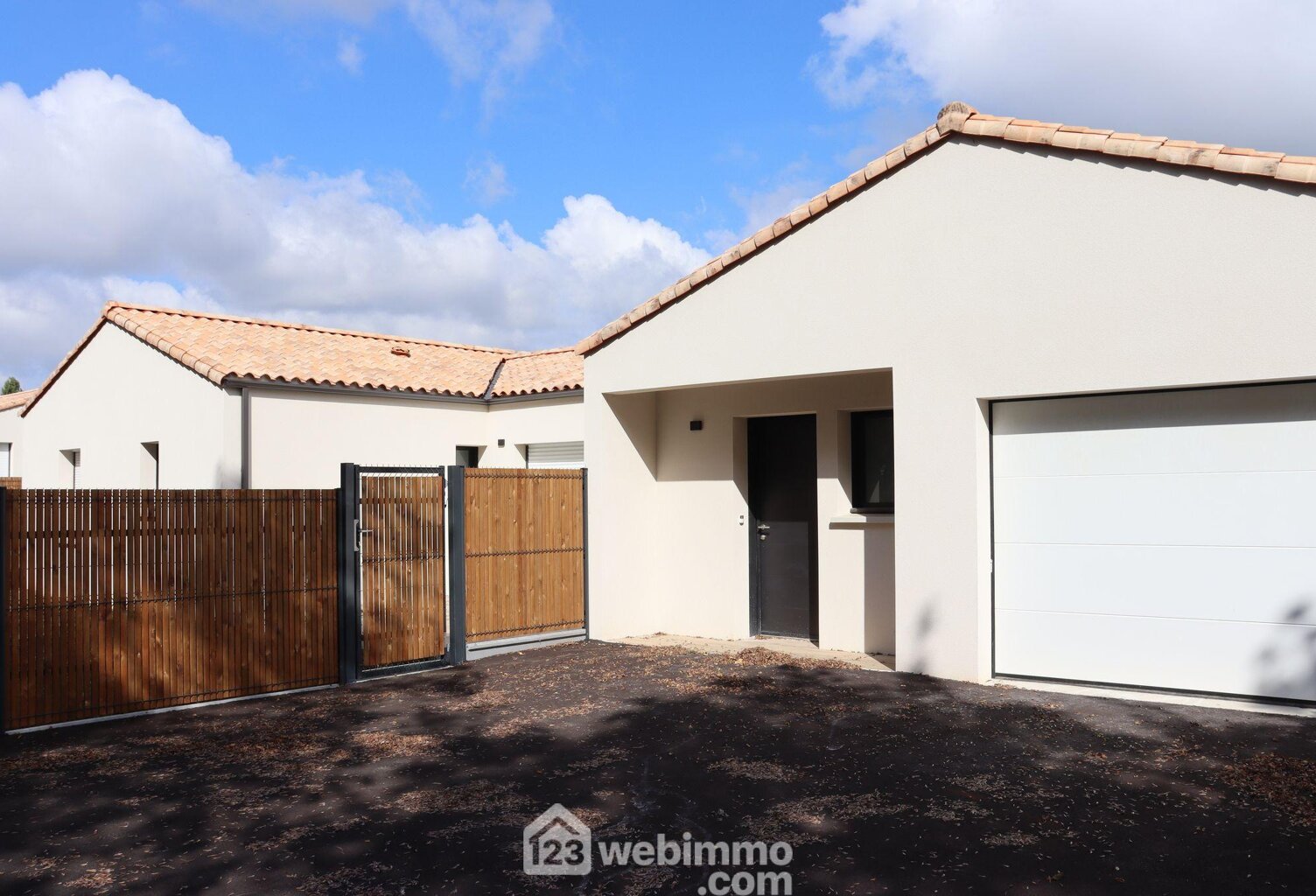 Maison - 110m² - Saint-Hilaire-la-Forêt — photo 1
