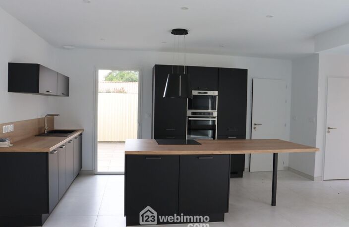 Maison - 110m² - Saint-Hilaire-la-Forêt — photo 2