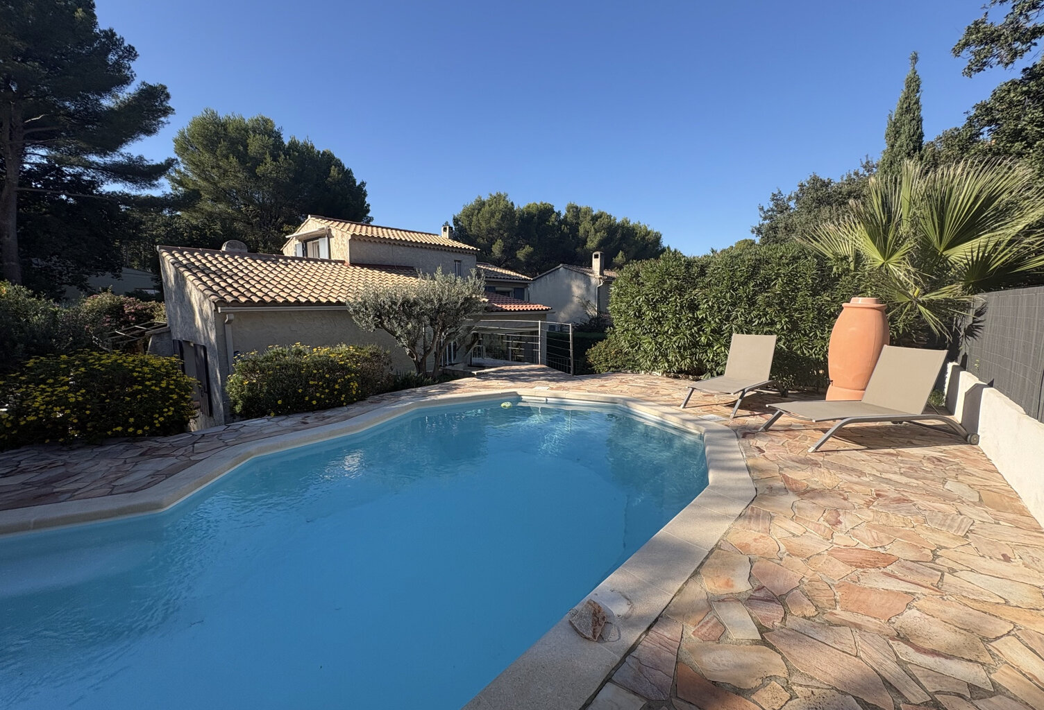 VILLA 3 CHAMBRES + GARAGE + PISCINE — photo 1