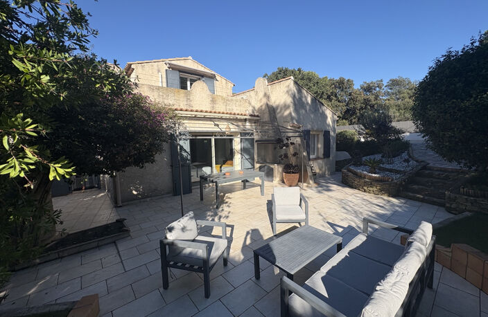VILLA 3 CHAMBRES + GARAGE + PISCINE — photo 3