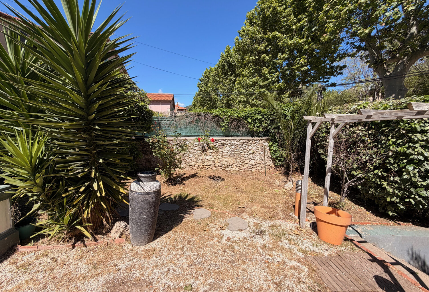 OLLIOULES COEUR DE VILLAGE TOUT A PIED — photo 1