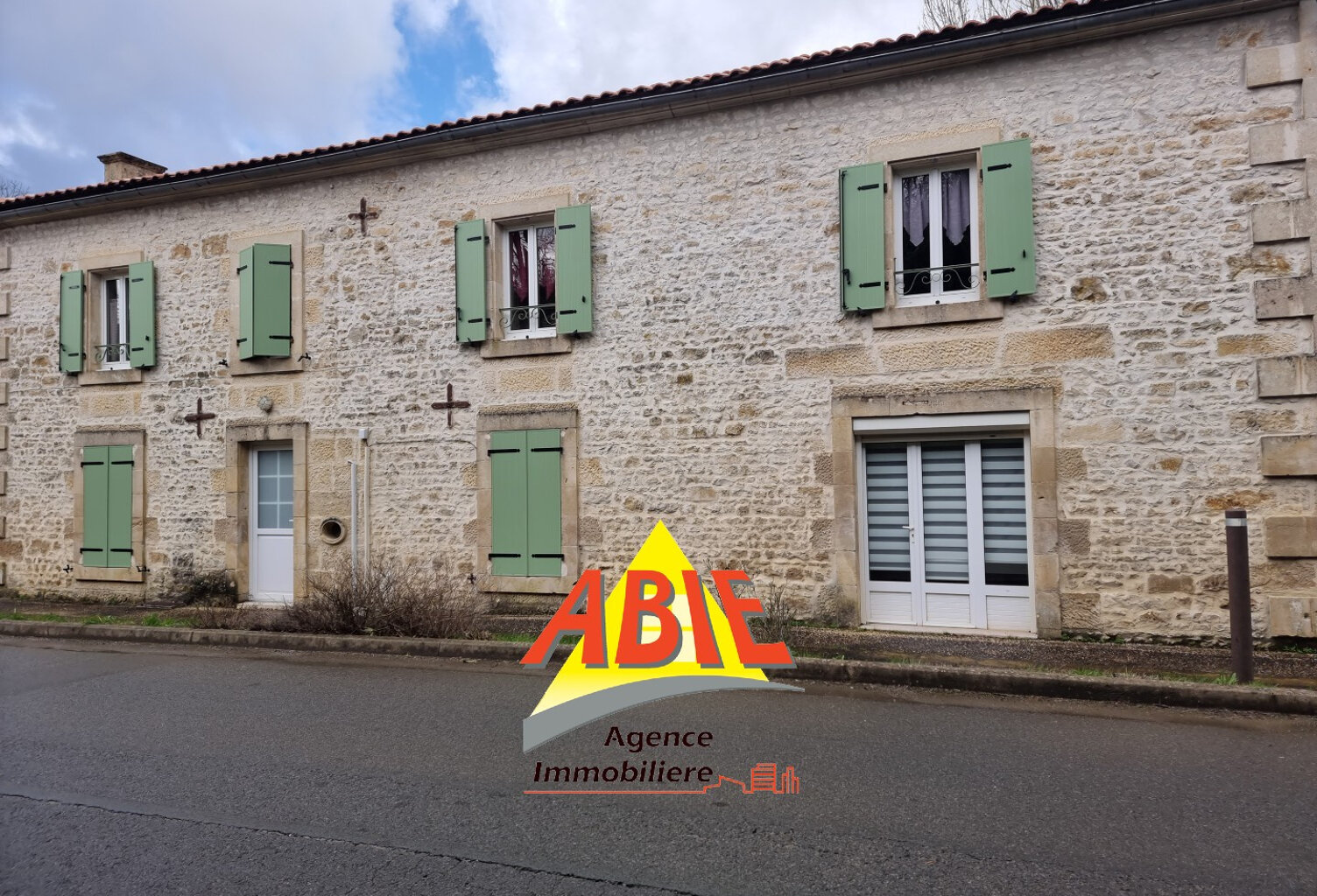 Maison en pierres bourg de Beceleuf 150m2 — photo 1