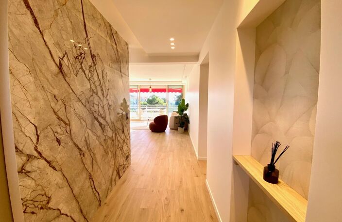 Cannes Montfleury – Appartement 3 pièces rénové avec terrasse, aperçu mer et garage — photo 4