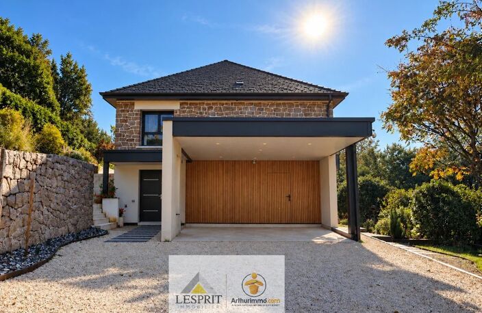 AUBAZINE – Maison avec dépendance et vue dégagée sur la campagne — photo 3