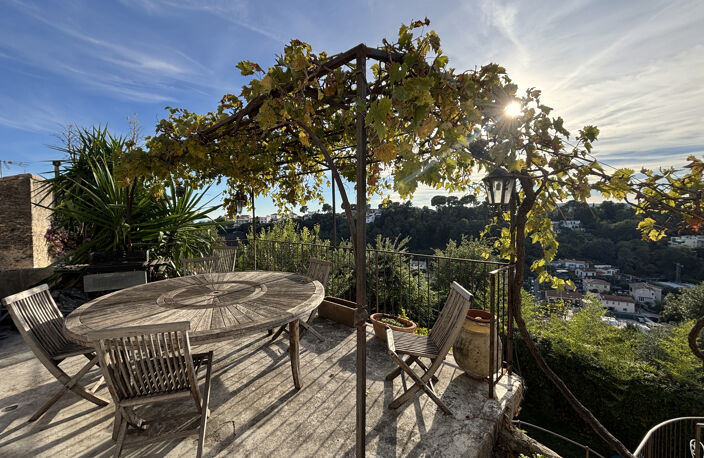 Haut de Cagnes charmante maison atypique 120 m2 avec jardin — photo 2