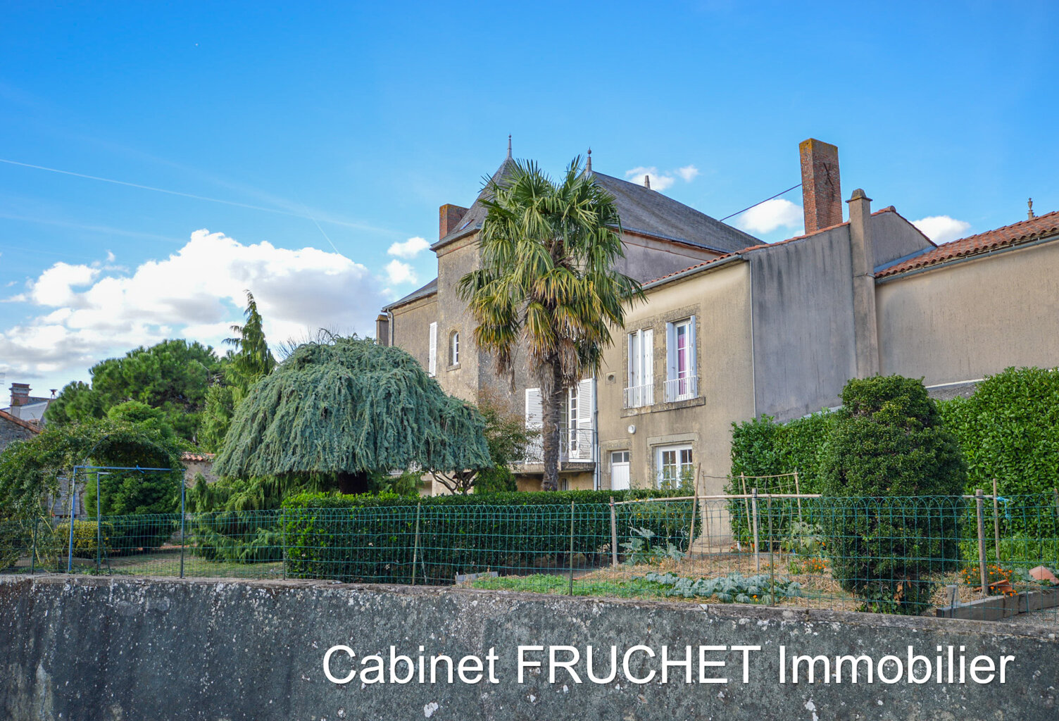 LA CHATAIGNERAIE - Ensemble immobilier de caractère — photo 1