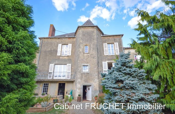 LA CHATAIGNERAIE - Ensemble immobilier de caractère — photo 2
