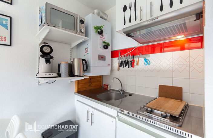 [A VENDRE] Studio rénové avec balcon, parking couvert et cellier — photo 2