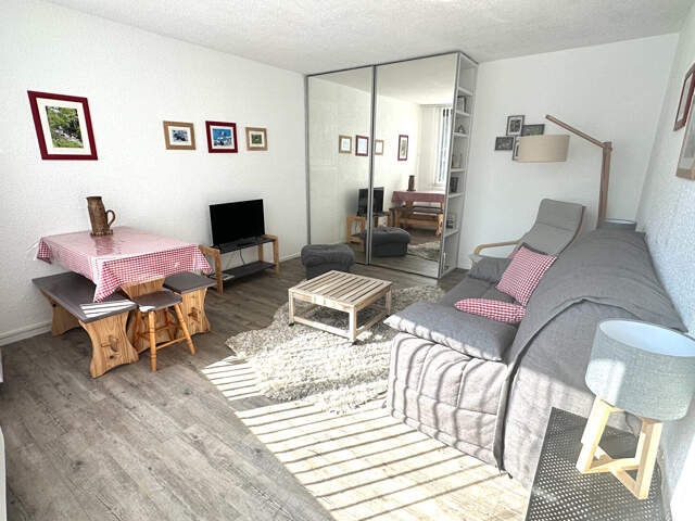 Studio rénové avec Parking couvert et sécurisé ainsi qu'un casier à skis privatif. Résidence Mongie 1800. Idéal  pour investissement locatif (32.1 m²) — photo du bien