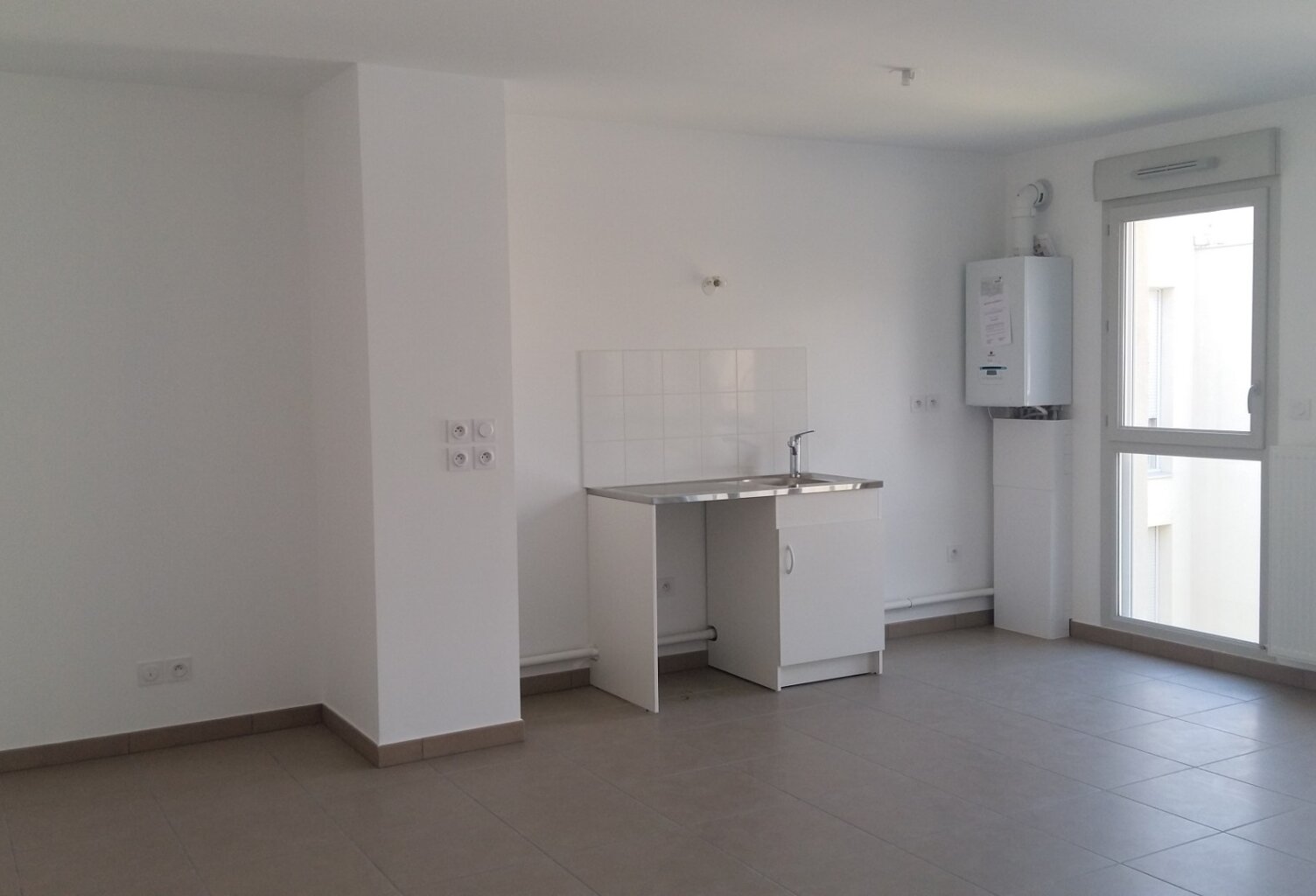 Location appartement 2 pièces 49 m² à Lozanne (69380) — photo 1