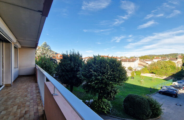 Grand T3 au coeur de Couzon au mont d'or — photo 3