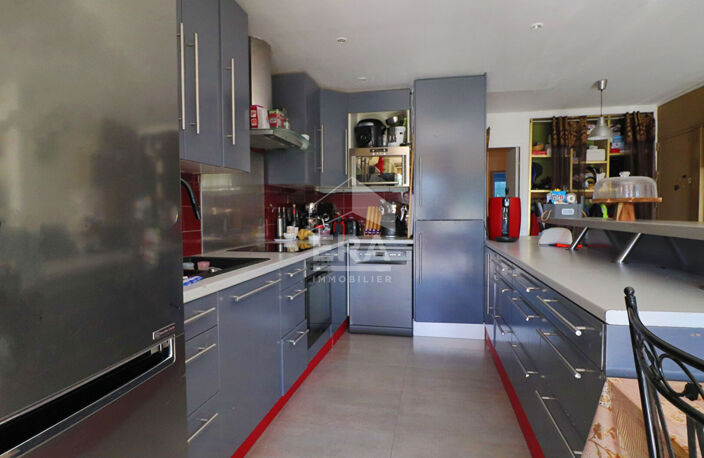 GRAND T3 94 M² - PIÈCE DE VIE DE 46 M² - TERRASSE PLEIN SUD - POSSIBLE T4 FACILEMENT - ASCENSEUR - RÉSIDENCE AVEC TENNIS - MARSEILLE 12ÈME ST BARNABE FOURRAGERE — photo 5