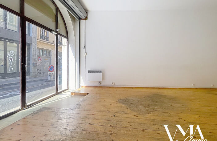 EXCLUSIVITÉ / Local de 31 m2 dans un bel immeuble ancien — photo 4