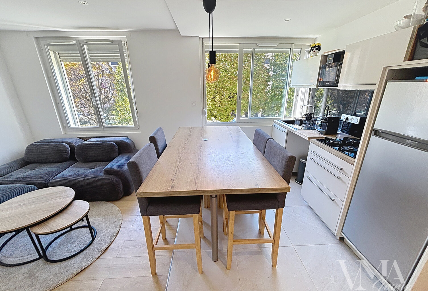 CHAMPAGNE-AU-MONT-D'OR   SUPERBE T2 MEUBLÉ DE 36 m2 — photo 1