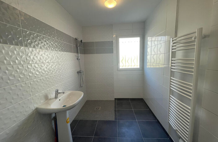 Maison T4 de 89 m2 Montélimar Nord Chemin des Catalins — photo 4