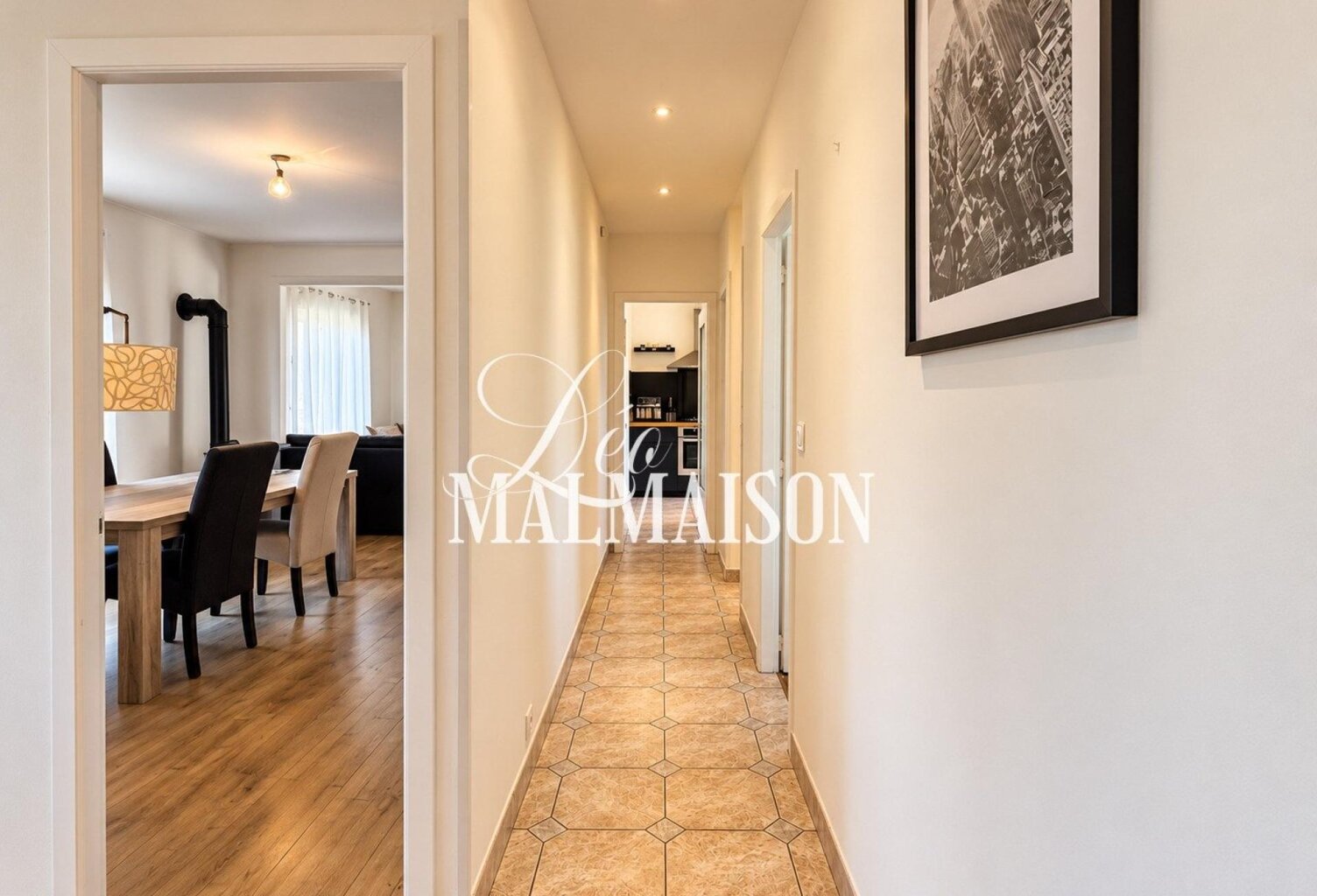 Pavillon rénové avec jardin de 1 236 m², garage et atelier — photo 1