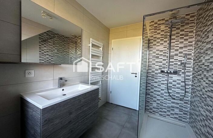 Attique Lumineux env. 87 m² (92 m² au sol)  3 ch  Terrasses 42 m² avec pergola bioclimatique  Garage double, parking & cave  Hésingue centre — photo 4