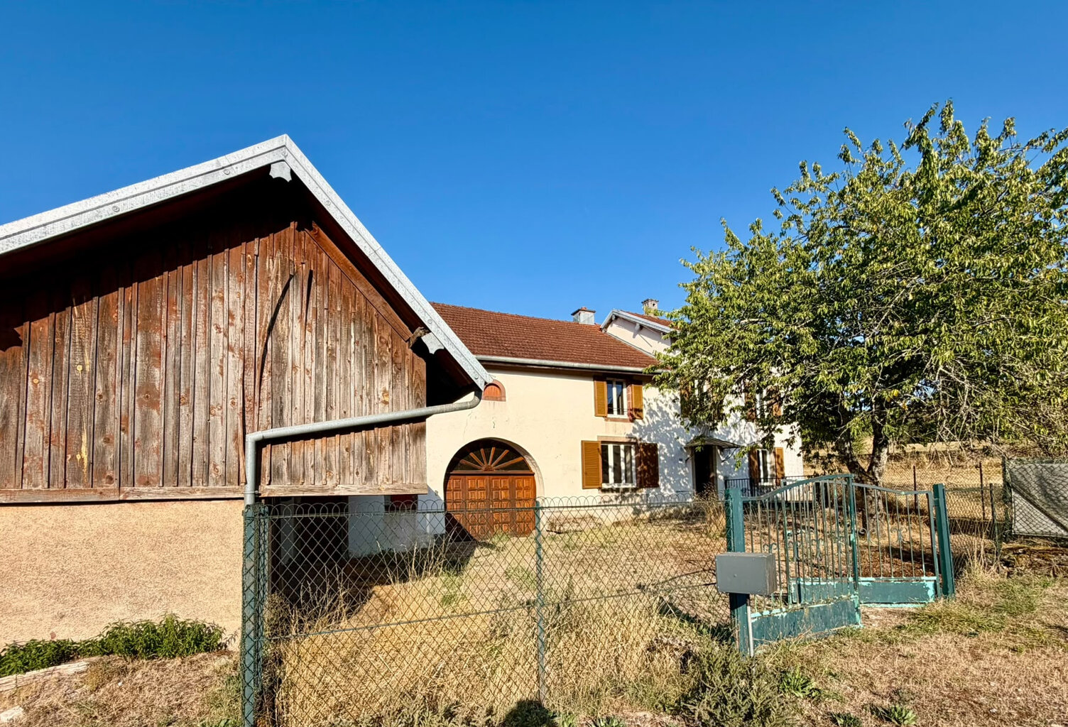 Vente, maison de village, 4 pièces, sur terrain de 28 ares e — photo 1